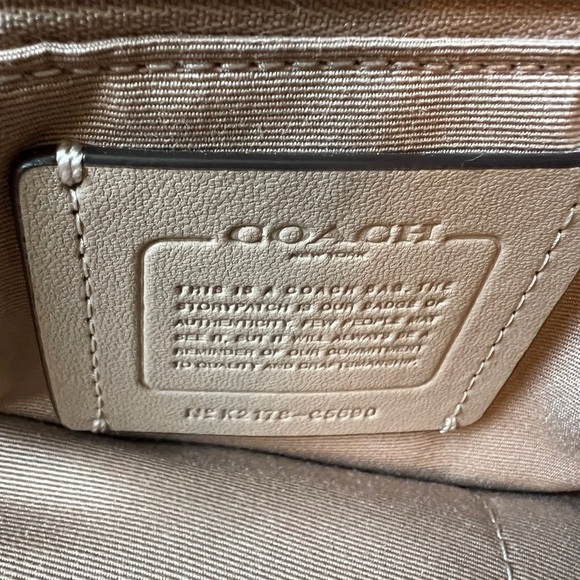 Authentic Coach C5690 “Kleo” Large Carryall Pebbled Leather Handbag in Chalk - Picture 7 of 12